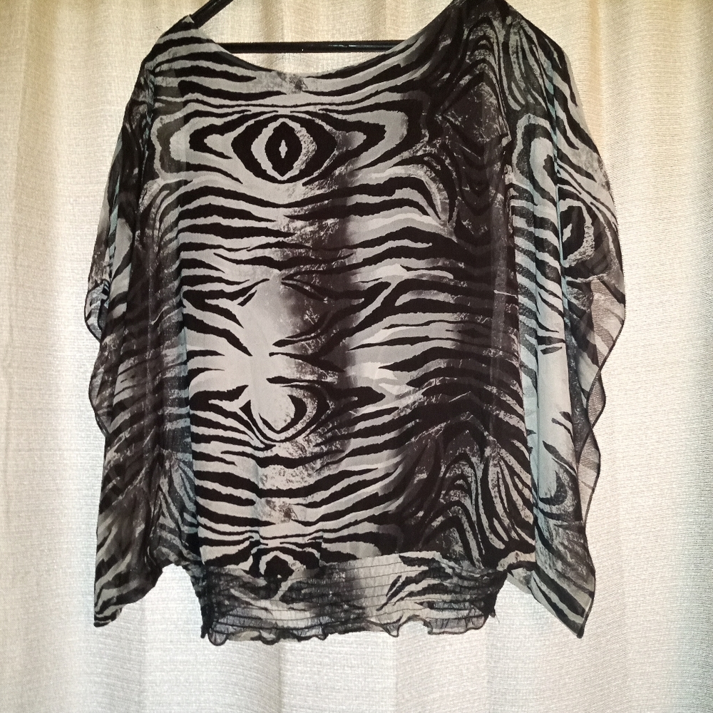 Top - Picture 2 of 3